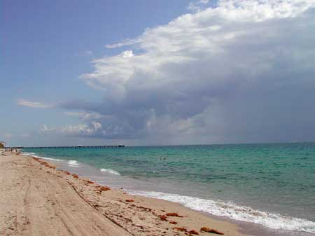 7=Clouds_over_pier